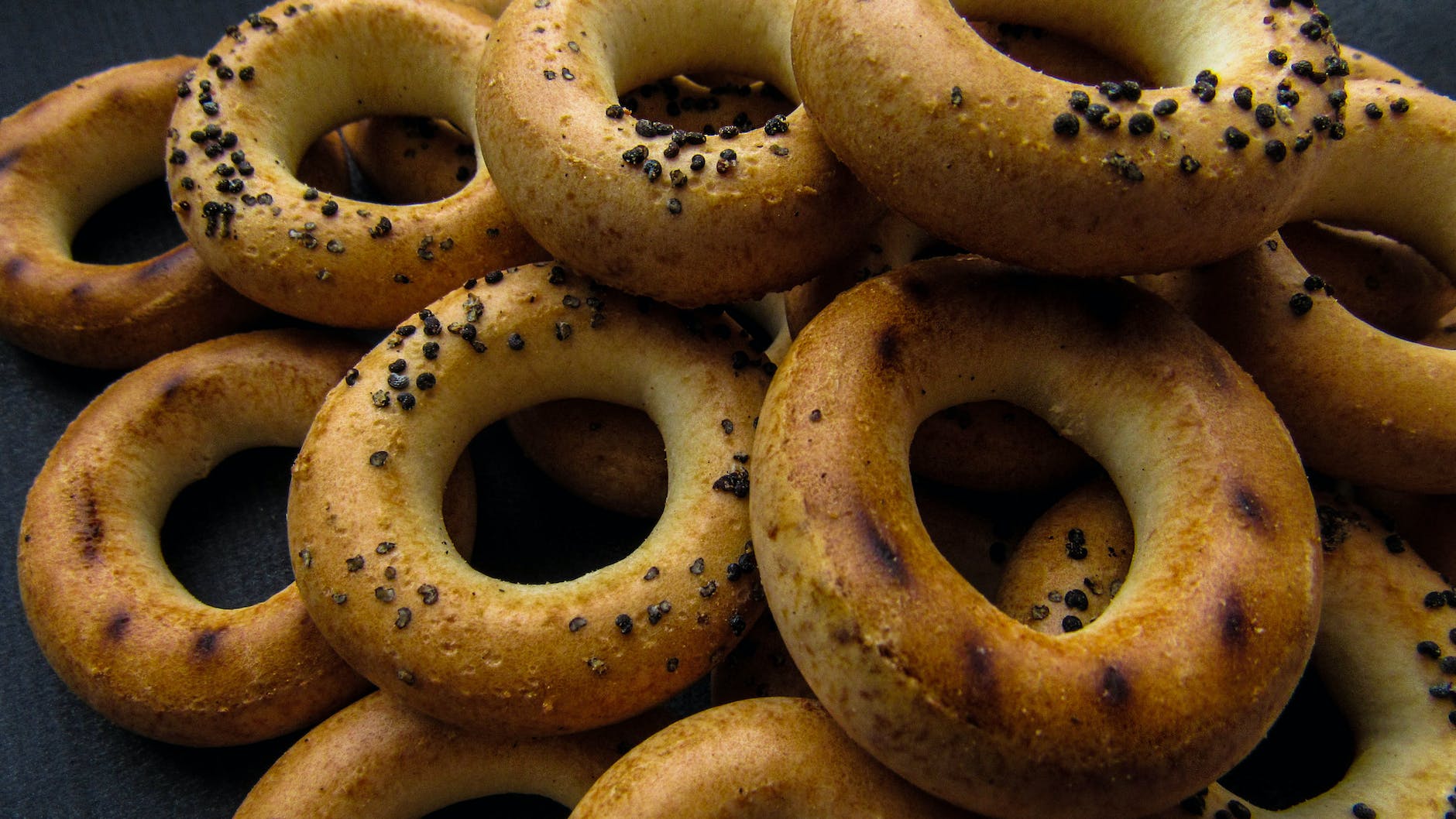 delicious sushki breads with poppy seeds